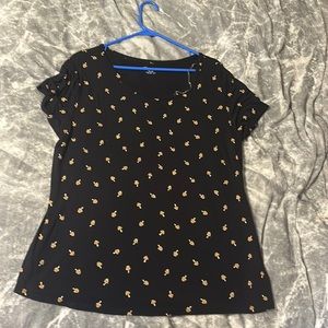 This is a shirt I wore once. Nothing is wrong with it it just doesn’t fit now.